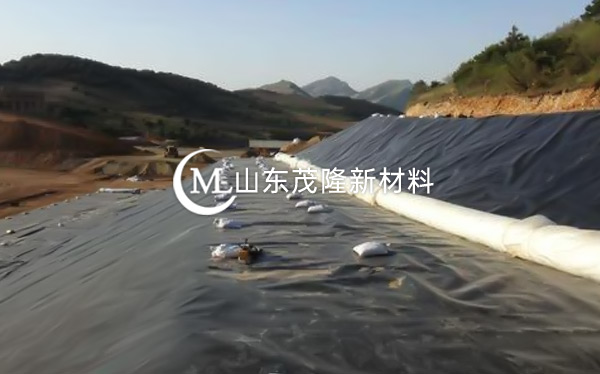《崇義縣思順鄉(xiāng)垃圾填埋場(chǎng)》土工布、土工膜施工
