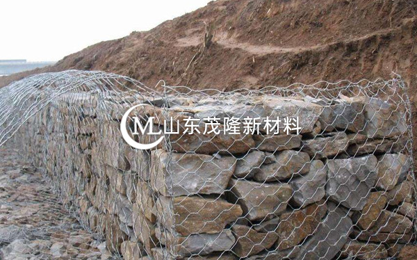 《水曹項(xiàng)目》滲排水網(wǎng)墊、石籠網(wǎng)施工