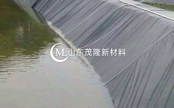 魚(yú)塘防滲膜產(chǎn)品演示圖1