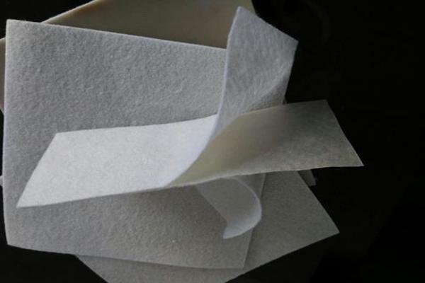 土工布鋪設(shè)指南：掌握兩布一膜的正確方法  第2張