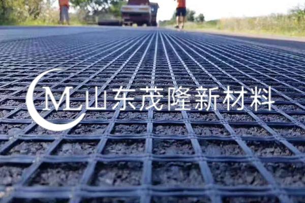  《鄭州機(jī)場至周口西華高速公路二期項(xiàng)目》 土工格柵施工