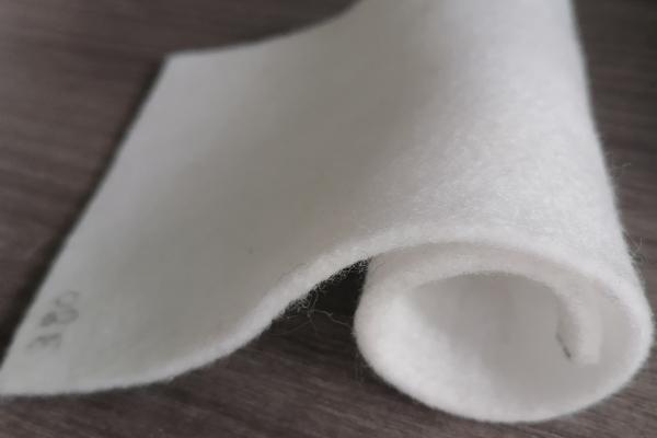 土工布養(yǎng)護(hù)要不要澆水  第2張