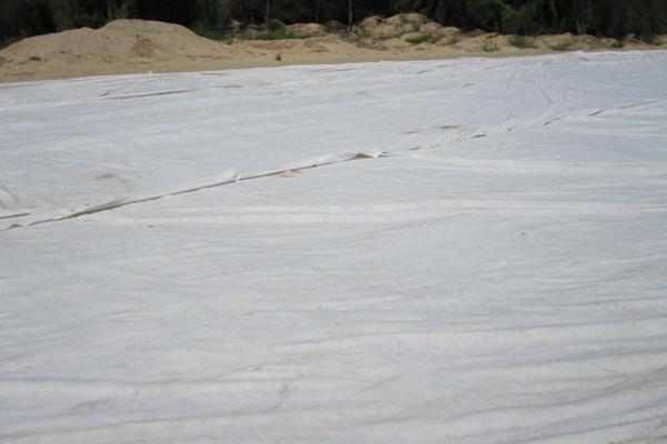 土工布上下層錯(cuò)峰間距的設(shè)定  第3張